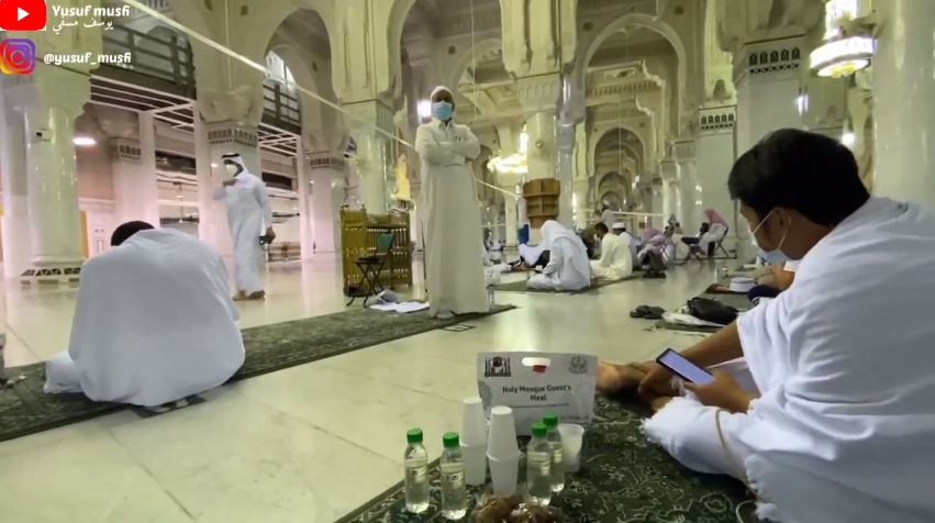 Seperti Ini Menu Takjil Buka Puasa di Masjidil Haram Mekkah