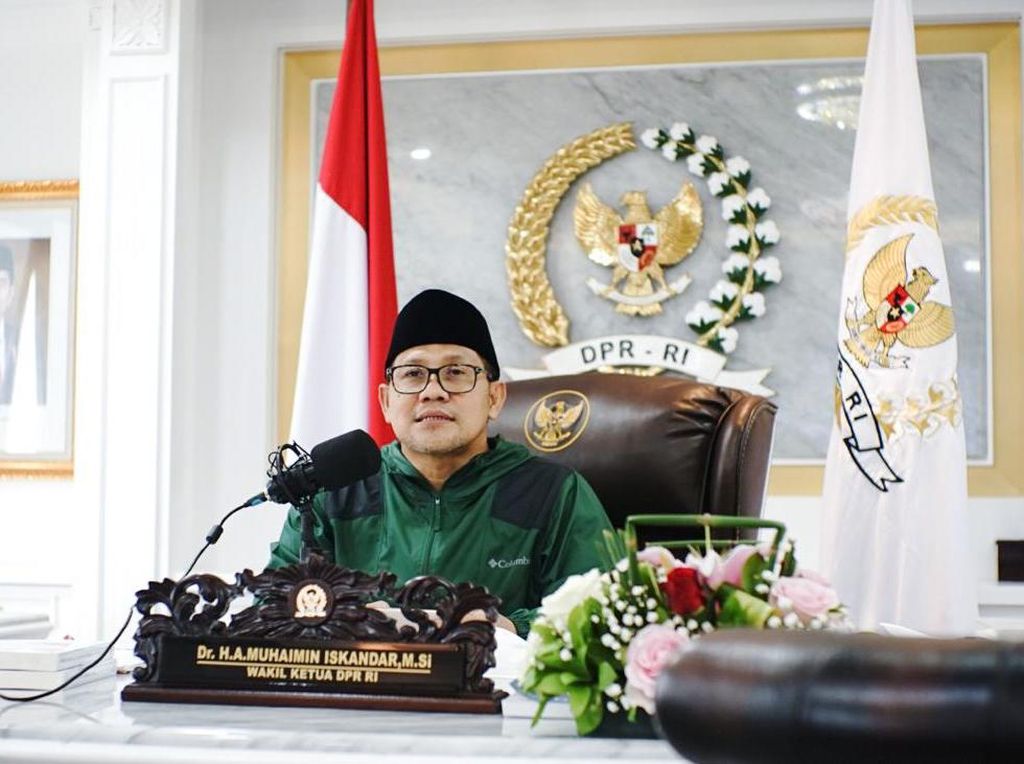 Kasus Corona Tembus 1,7 Juta, Cak Imin Dorong Sosialisasi Vaksin Gotong Royong Kasus Corona Tembus 1,7 Juta, Cak Imin Dorong Sosialisasi Vaksin Gotong Royong