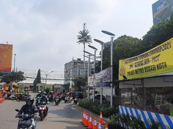 Nekat Mudik, Ratusan Kendaraan Diputar Balik di Harapan Indah Bekasi