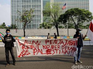Potret Aksi Hari Al Quds Internasional di Seberang Kedubes AS