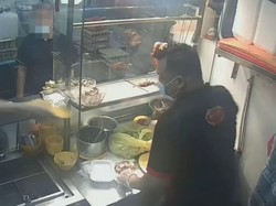 Waduh! Pria Ini Lempar Piring ke Penjual Karena Harga Nasi Ayam Tak Sesuai