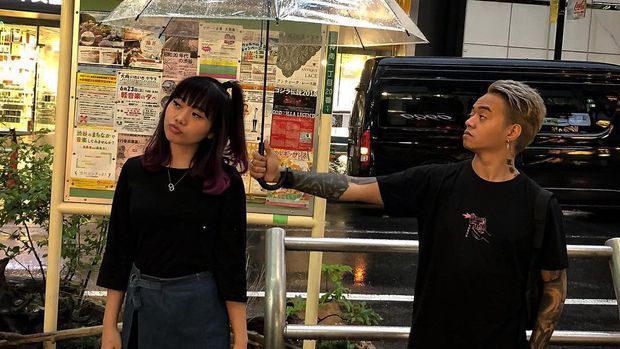 Reza Arap stres pascanikah dengan Wendy Walters. Yuk kita intip potret kehidupan pernikahan mereka!