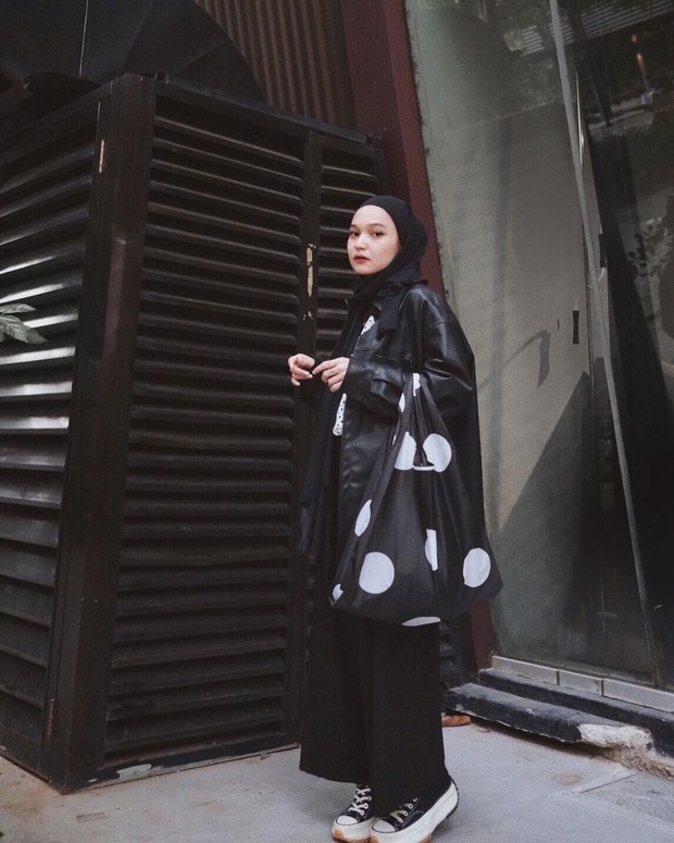 Soraya Ulfa/instagram.com/sorayaulfa15 Soraya Ulfa mengenakan outer motif polkadot/instagram.com/sorayaulfa15