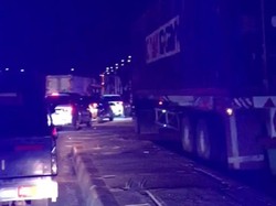 Viral Antrean Kendaraan Imbas Tol Layang MBZ Ditutup, Klakson Bersahutan