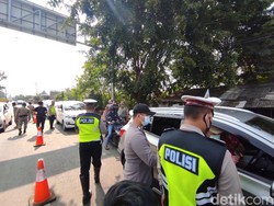 Titik Penyekatan Mudik Bekasi-Karawang, 2.359 Kendaraan Diputar Balik
