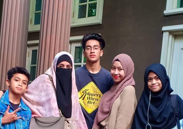 Umi Pipik dan keluarga/instagram.com/abidzar73/ Umi Pipik dan keluarga