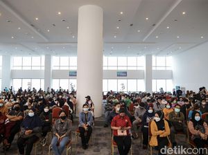Mau Nge-Mal Sambil Vaksinasi? Catat Nih Ada 37 Lokasi