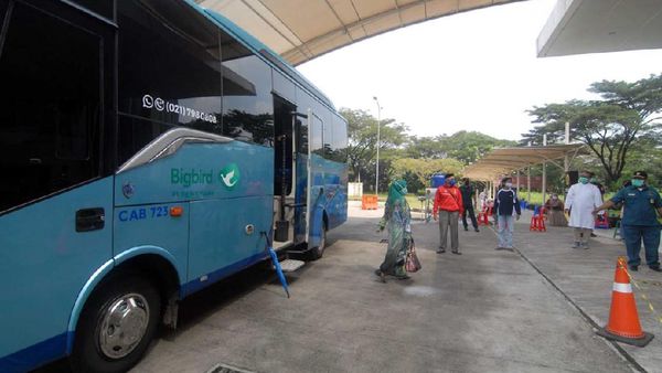 Asyik, Lansia Penerima Vaksin Dapat Layanan Shuttle Bus Gratis
