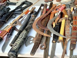 Kampung Ambon Digerebek Polisi, Pistol-Drone hingga Mercon Roket Disita