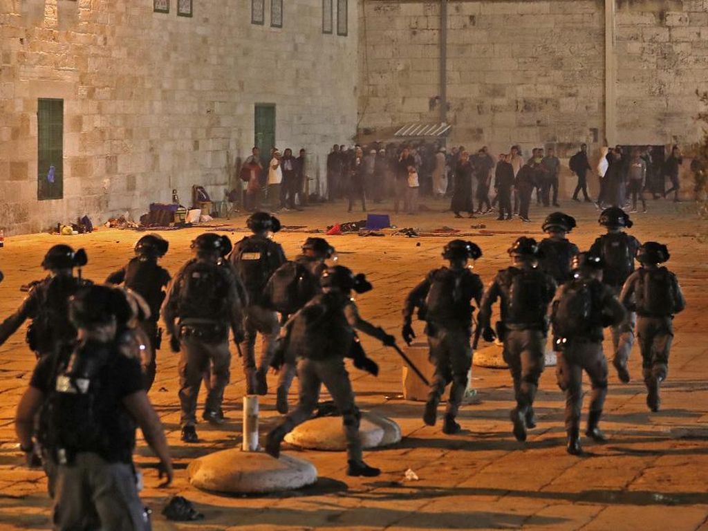 Iran Sebut Aksi Polisi Israel di Masjid Al-Aqsa Kejahatan Perang Iran Sebut Aksi Polisi Israel di Masjid Al-Aqsa Kejahatan Perang