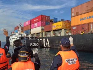 Dua Kapal Tabrakan di Perairan Bintan, Begini Penyelamatannya Dua Kapal Tabrakan di Perairan Bintan, Begini Penyelamatannya
