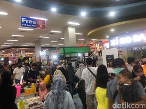 Parah! Mal di Tangsel Penuh Sesak Jelang Berbuka Puasa