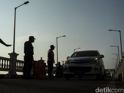 Jalur Tikus Diperketat! Pemudik di Karawang Putar Balik