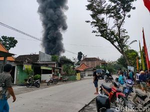 Kakek-Cucu Korban Kebakaran Toko-Gudang Bahan Bakar Sragen Meninggal