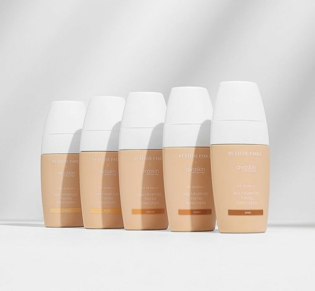 Multipurpose Tinted Sunscreen Moisturizer BLP x Avoskin/Foto: instagram.com/avoskinbeauty 3 Produk Pengganti Foundation untuk Remaja yang Ringan
