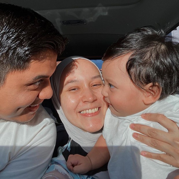 Nissa Chair dan keluarga/instagram.com/nissachair Nissa Chair dan keluarga berselfie bersama di dalam mobil/instagram.com/nissachair