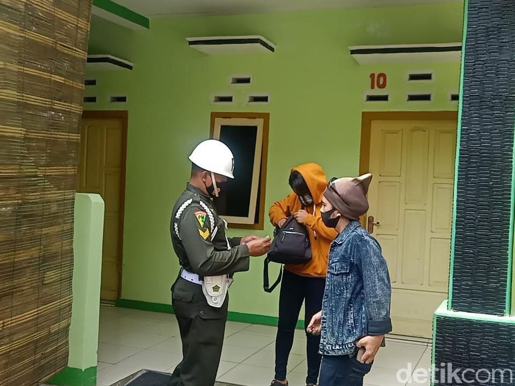 Ngamar Siang Hari di Pangandaran, 12 Pasangan Diamankan Petugas Ngamar Siang Hari di Pangandaran, 12 Pasangan Diamankan Petugas