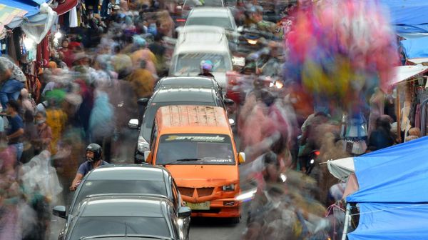 Potret Ramainya Pasar Raya Padang