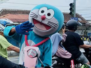 Pengamen Badut Makin Marak di Klaten