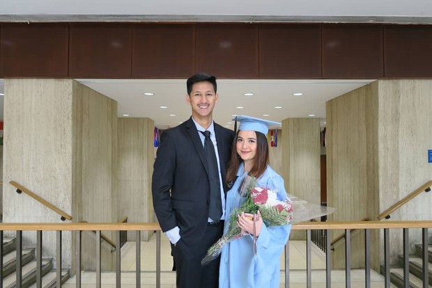 Randi saat menghadiri wisuda Tasya di Columbia University.