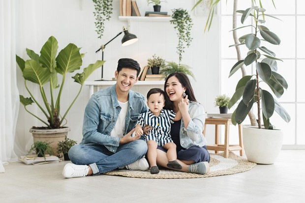 Randi, Tasya, dan anak pertama mereka Arrasya