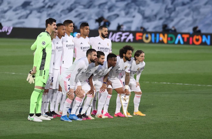Real Madrid MADRID, SPAIN - APRIL 27: Players of Real Madrid pose for a team photograph prior to the UEFA Champions League Semi Final First Leg match between Real Madrid and Chelsea FC at Estadio Alfredo Di Stefano on April 27, 2021 in Madrid, Spain. Sporting stadiums around Spain remain under strict restrictions due to the Coronavirus Pandemic as Government social distancing laws prohibit fans inside venues resulting in games being played behind closed doors. (Photo by Angel Martinez/Getty Images)