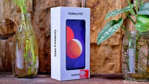 Unboxing Samsung Galaxy M12, HP Rp 1 Jutaan Punya 5 Kamera