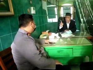 Tak Terima Ditegur soal Prokes, Takmir Masjid di Surabaya Ceramahi Kapolsek Tak Terima Ditegur soal Prokes, Takmir Masjid di Surabaya Ceramahi Kapolsek