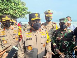 75 Travel Gelap Disita Selama Penyekatan di Jabar