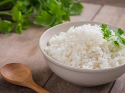 Jangan Sembarangan! Ini Batas Waktu Simpan Nasi di Kulkas dan Freezer