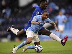 Kesal! Sterling Heran Tak Dapat Penalti Saat Man City Vs Chelsea