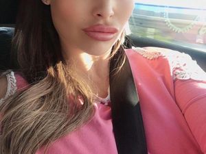 Model Seksi yang Antivaksin Terpapar Corona, Koma 2 Minggu & Hampir Meninggal