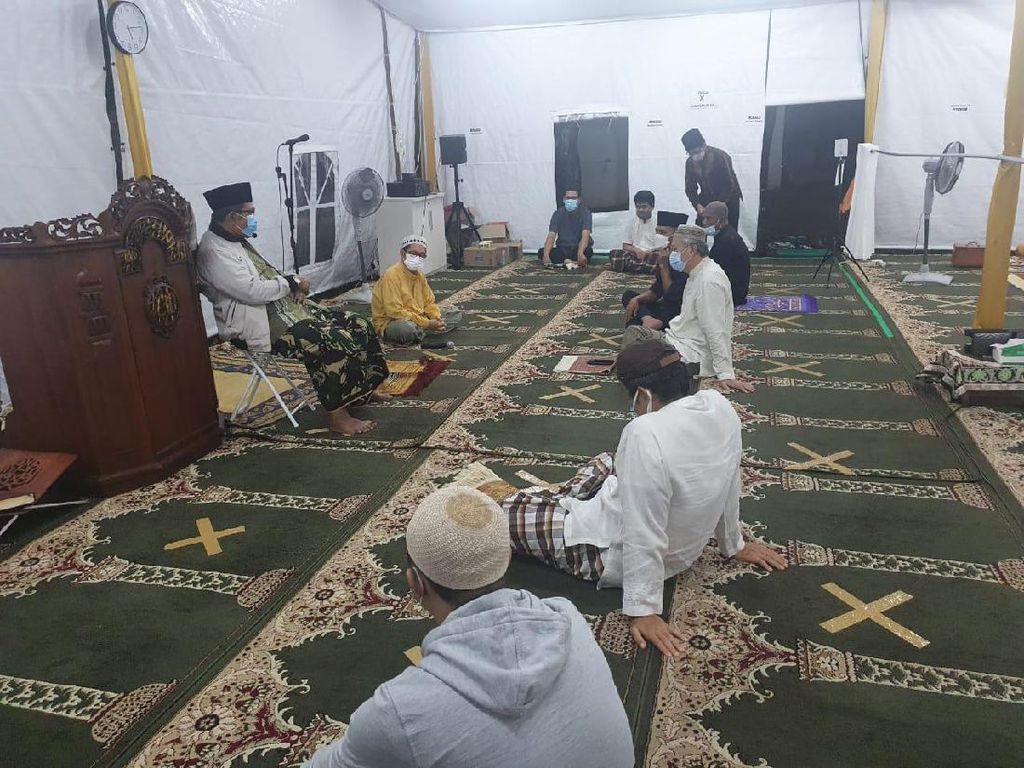 Masjid At Tabayyun : Manusia Merdeka Iktikaf di Tenda Arafah Masjid At Tabayyun : Manusia Merdeka Iktikaf di Tenda Arafah