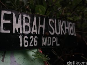 Keindahan dan Misteri Gunung Salak, Pernah Digosipkan Terbelah