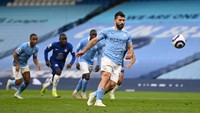 Sejauh ini tak ada yang tampak salah dari eksekusi penalti Aguero. (Foto: Getty Images/Shaun Botterill)