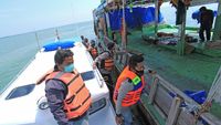Potret Penyekatan Jalur Laut di Indramayu
