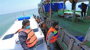 Potret Penyekatan Jalur Laut di Indramayu