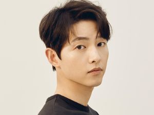 5 Aktor Korea Ganteng Viral Sebelum Terkenal, Song Joong Ki Hingga Hyun Bin 5 Aktor Korea Ganteng Viral Sebelum Terkenal, Song Joong Ki Hingga Hyun Bin