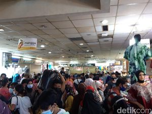 Begini Keramaian di Pasar Tanah Abang H-4 Lebaran