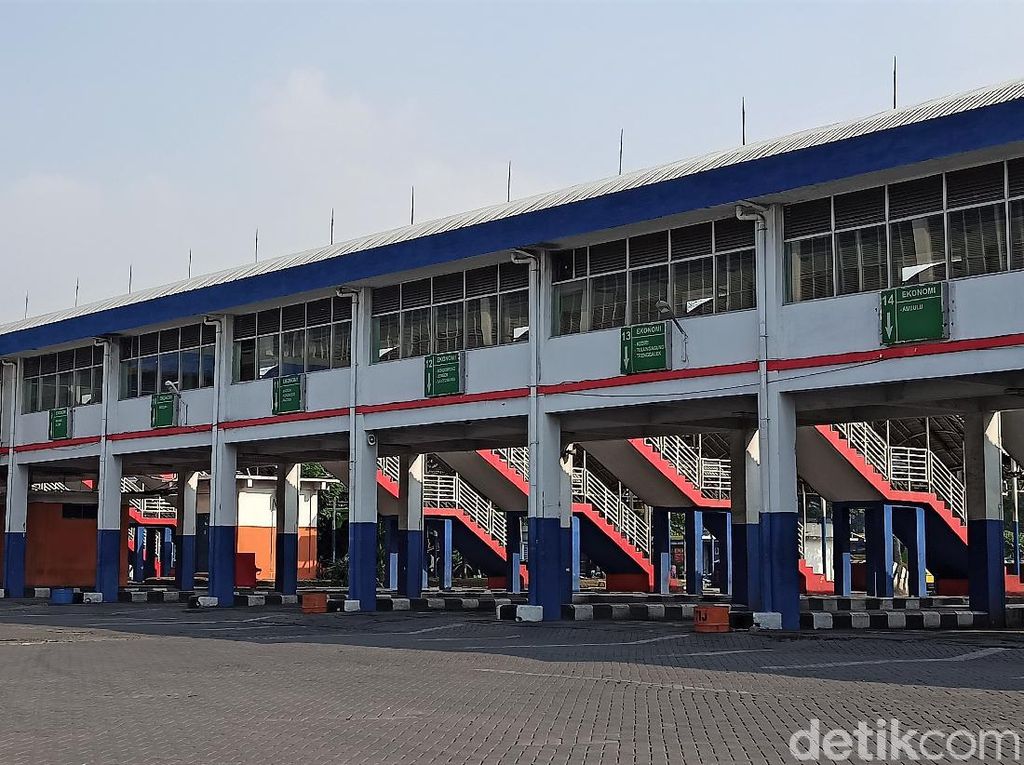 Terminal Purabaya Lengang Kala Mudik Dilarang Terminal Purabaya Lengang Kala Mudik Dilarang