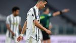 Foto: Cristiano Ronaldo Tertunduk, Matanya Berkaca-kaca