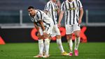 Foto: Cristiano Ronaldo Tertunduk, Matanya Berkaca-kaca