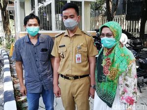 Dosen Vs Gibran di Jalanan: Mendebat Dulu, Minta Foto Bareng Kemudian