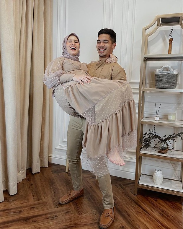 Dwi Handayani dan Putra Setia