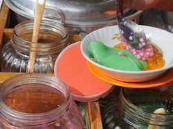 Slurpp! Ini Es Loder Pak Ade di Bogor yang Manis Lembut