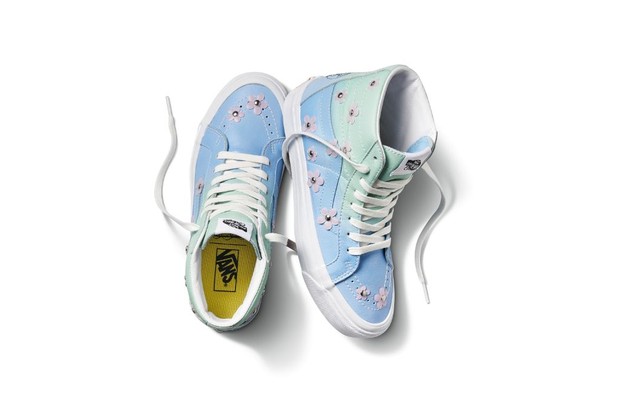 Foto: footwearnews.com Sepatu Vans Sk8-Hi 38 DX karya Sandy Liang yang didedikasikan untuk karakter Sandy.