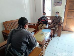 Pria di Ciamis Dijemput Densus 88 Saat Akan Belanja ke Pasar Pria di Ciamis Dijemput Densus 88 Saat Akan Belanja ke Pasar