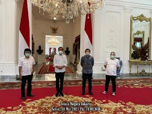 Adian Napitupulu Menghadap Jokowi-Bantah Ditawari Jadi Menteri Adian Napitupulu Menghadap Jokowi-Bantah Ditawari Jadi Menteri