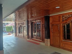Suasana Rumah Dinas Bupati Nganjuk Tampak Sepi Usai OTT KPK Suasana Rumah Dinas Bupati Nganjuk Tampak Sepi Usai OTT KPK