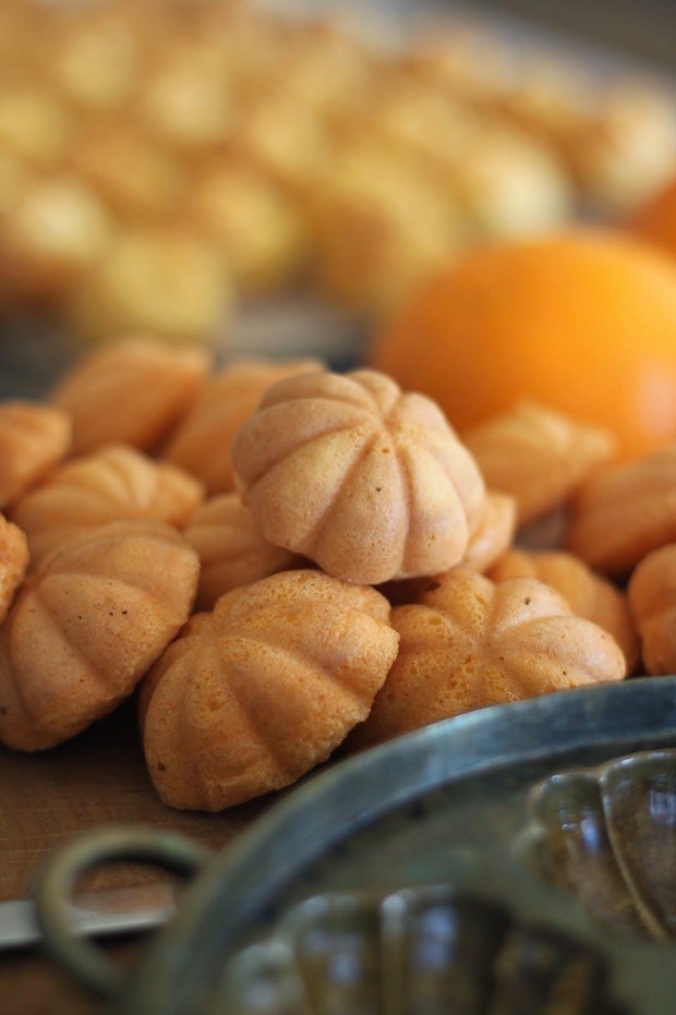 Kuih Bahulu yang mirip dengan Plemben/Sumber/Pinterest/janechew Kuih Bahulu yang mirip dengan Plemben.